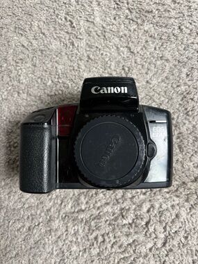 Canon EOS Elan 35mm Film SLR Camera